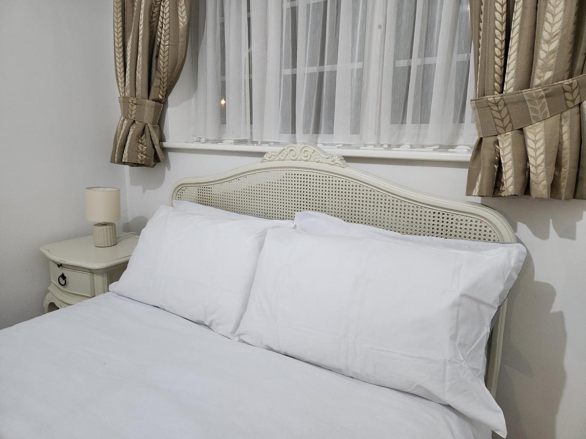 Elmdon House With 4 Spacious Bedrooms To Choose Birmingham Kültér fotó