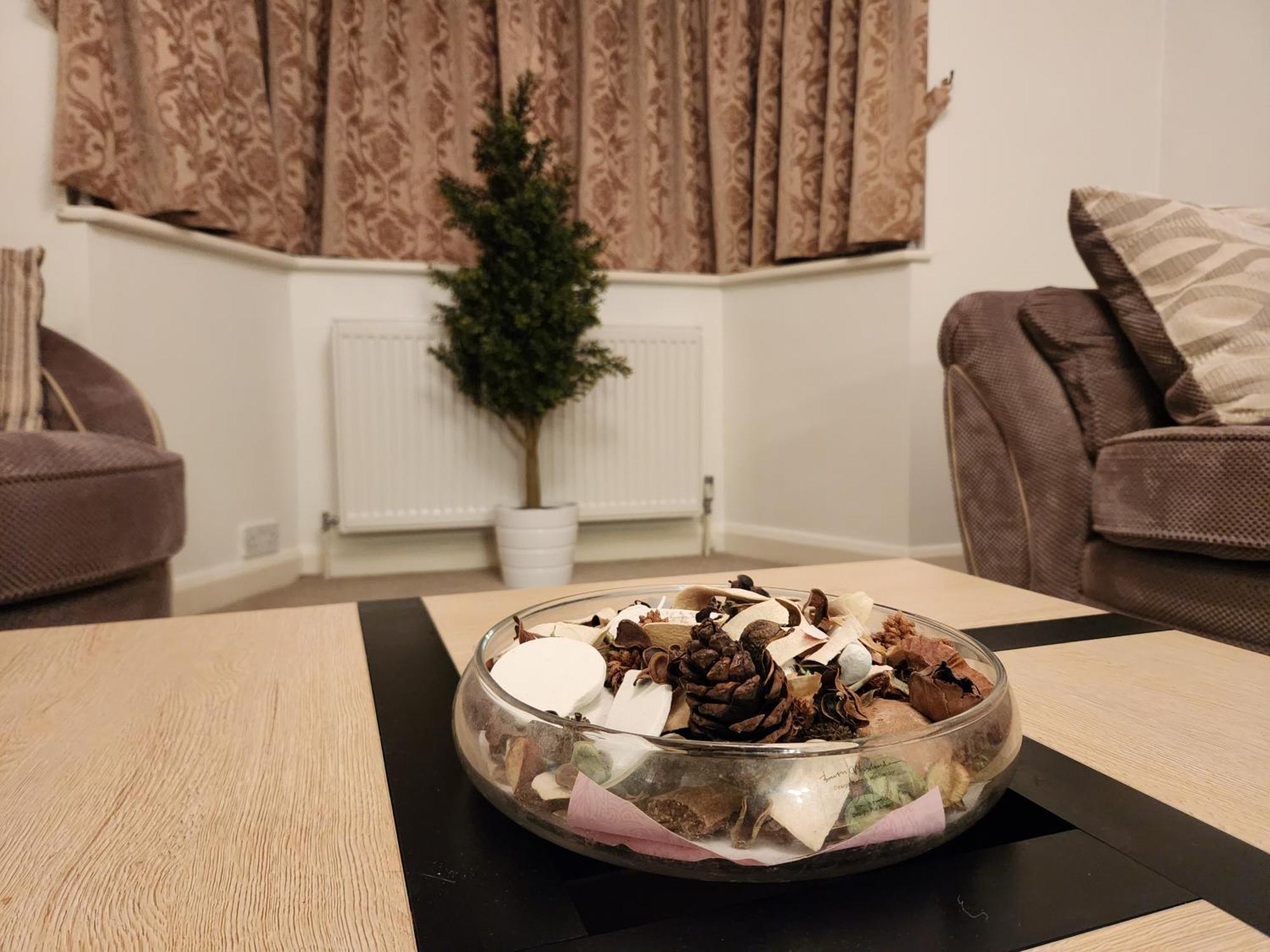 Elmdon House With 4 Spacious Bedrooms To Choose Birmingham Kültér fotó