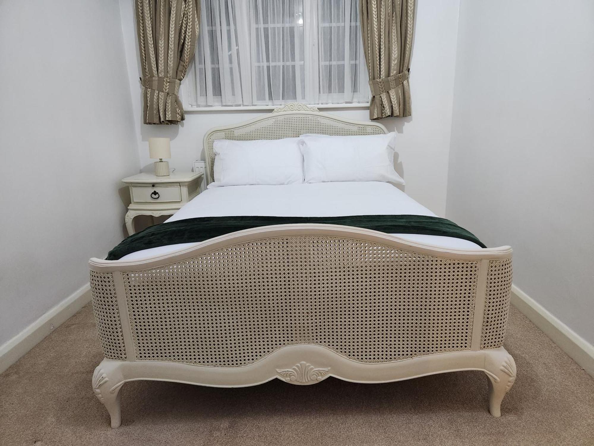 Elmdon House With 4 Spacious Bedrooms To Choose Birmingham Kültér fotó