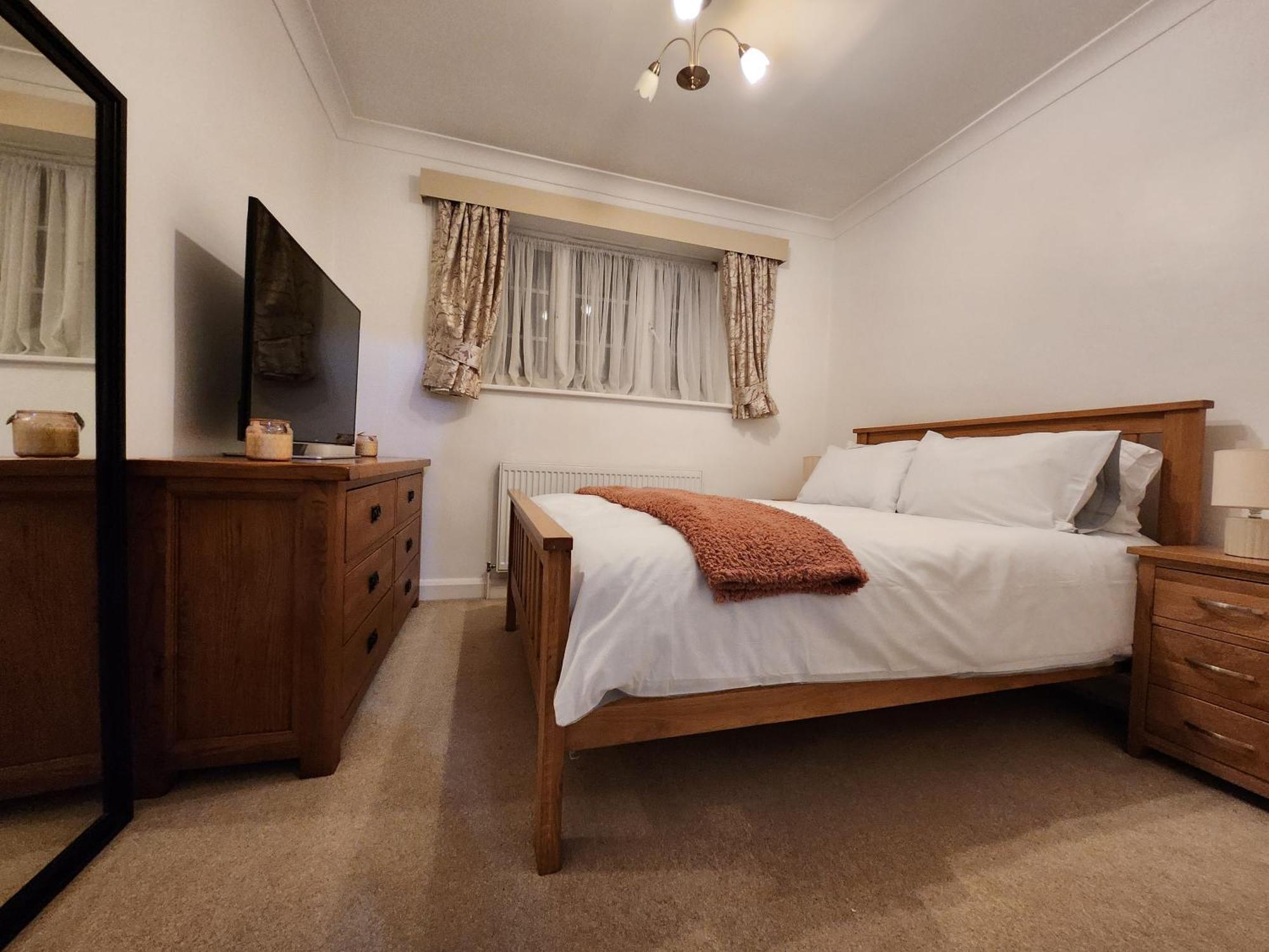 Elmdon House With 4 Spacious Bedrooms To Choose Birmingham Kültér fotó