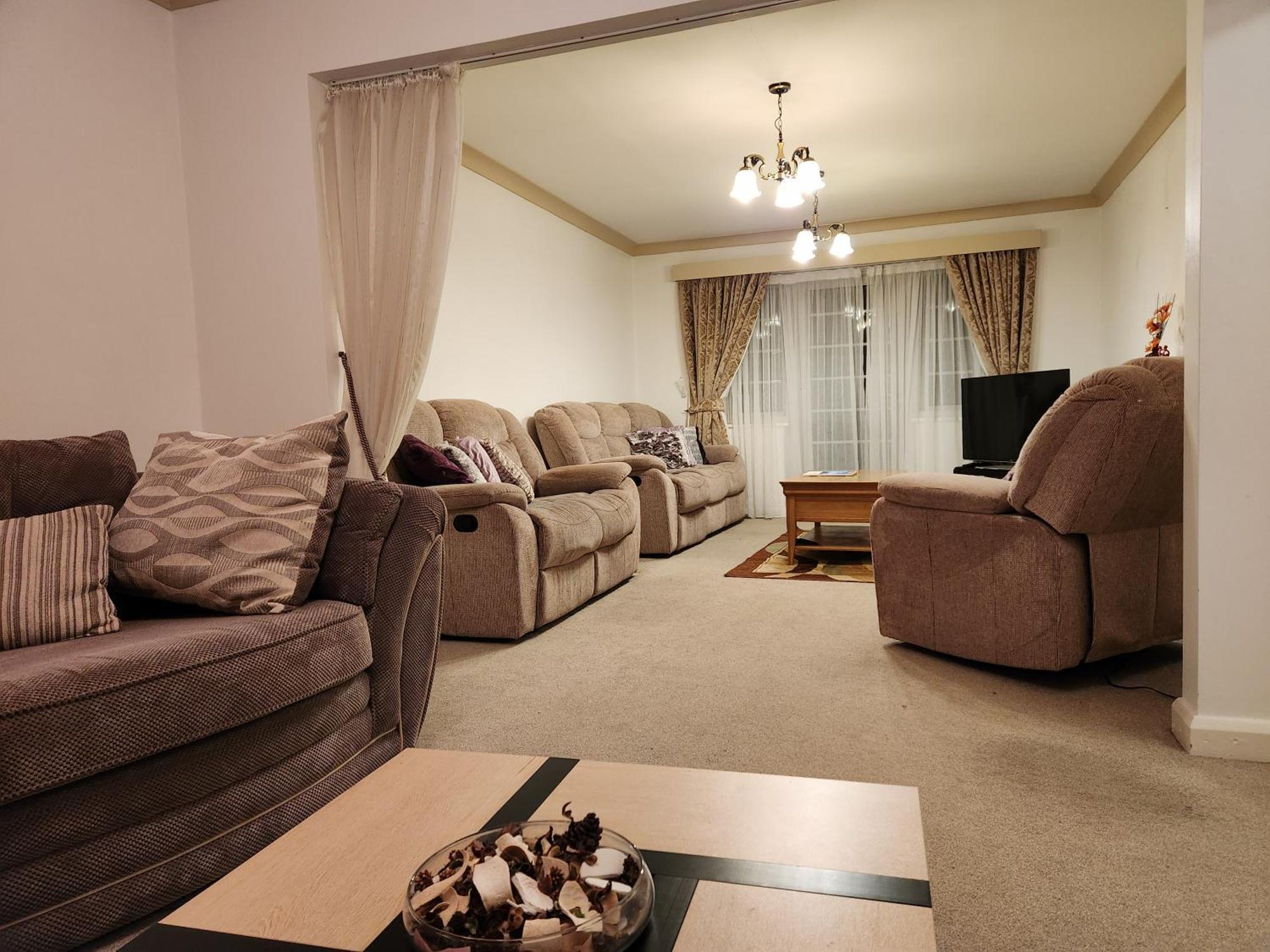 Elmdon House With 4 Spacious Bedrooms To Choose Birmingham Kültér fotó